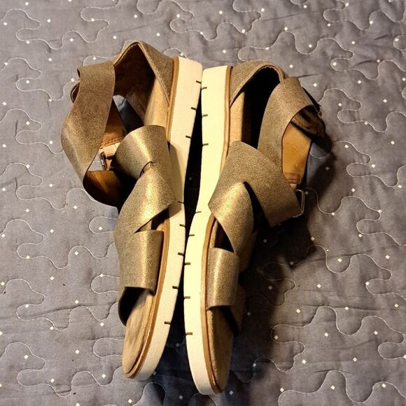 Hocus Pocus Kayla bronze sandals size 8.5 - Picture 2 of 6